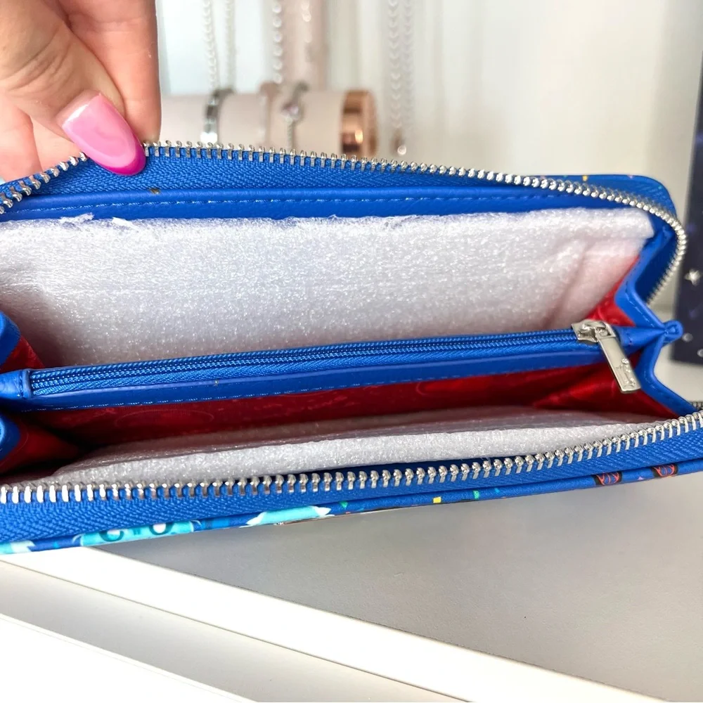 Disneyland Loungefly character wallet - Picture 6 of 7